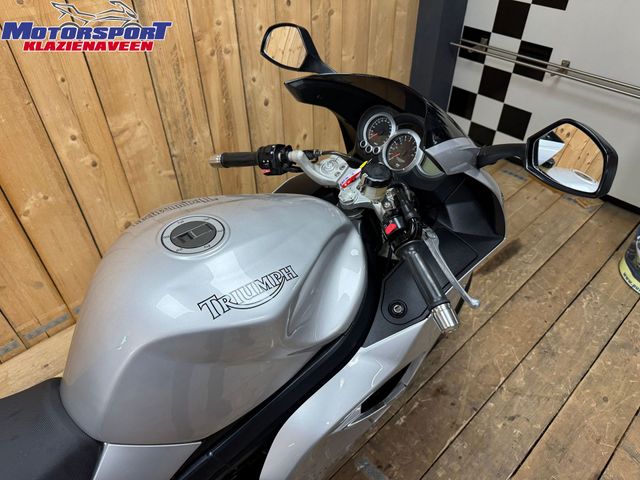 triumph - sprint-st-1050