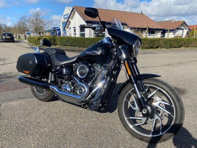 harley-davidson - softail-sportglide