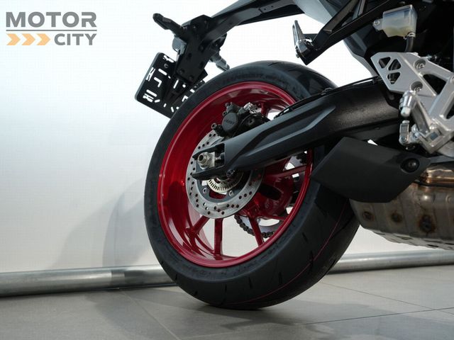 suzuki - gsx-8s