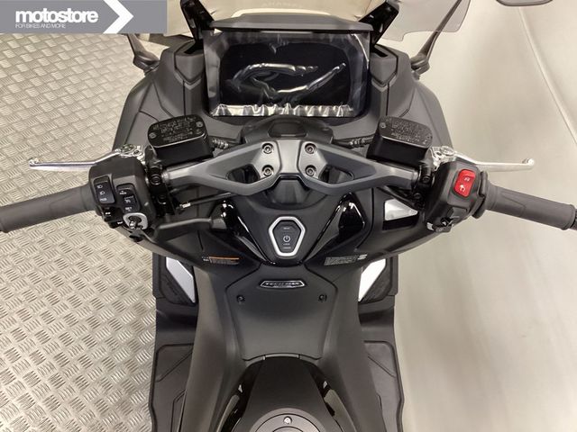 yamaha - tmax-tech-max-560
