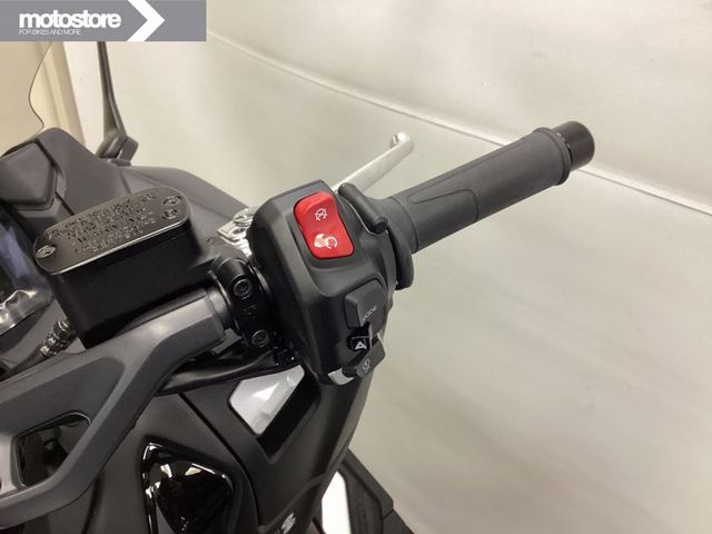 yamaha - tmax-tech-max-560