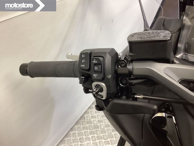 yamaha - tmax-tech-max-560