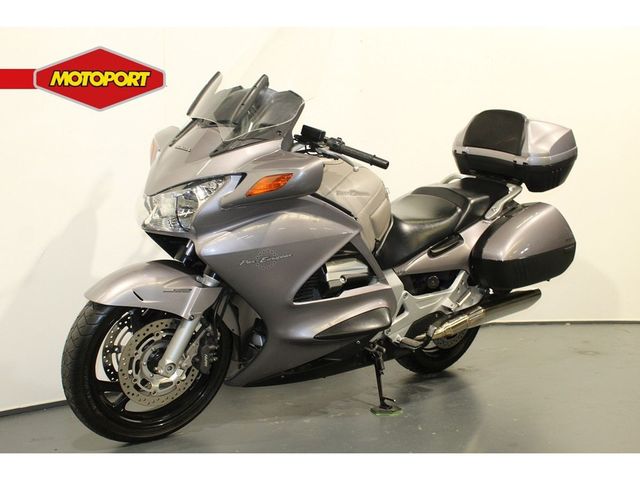 honda - st-1300-pan-european