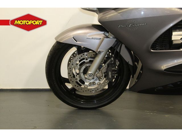 honda - st-1300-pan-european