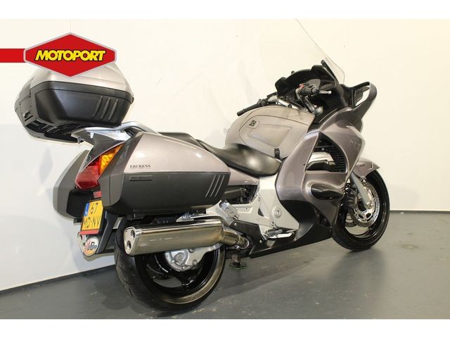 honda - st-1300-pan-european