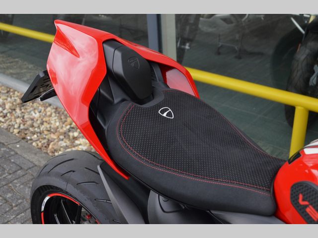 ducati - streetfighter-v2