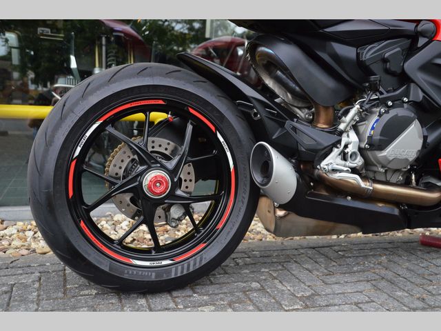 ducati - streetfighter-v2