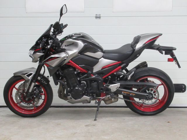 kawasaki - z900