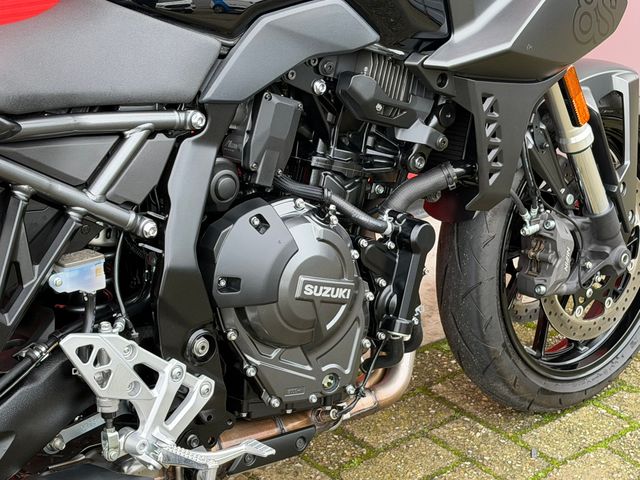 suzuki - gsx-8s