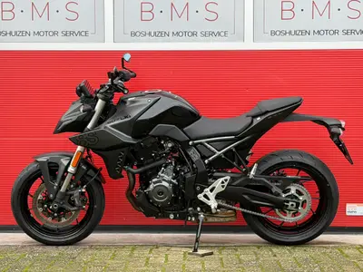 SUZUKI GSX-8S – foto 4