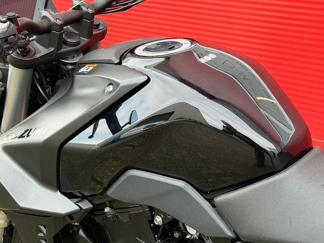 suzuki - gsx-8s