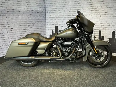 HARLEY-DAVIDSON STREET GLIDE SPECIAL FLHXS – foto 2