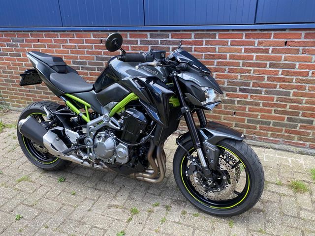 kawasaki - z900