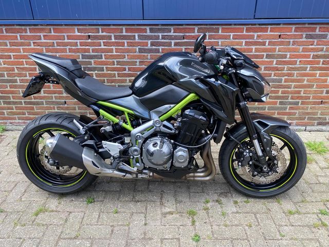 kawasaki - z900