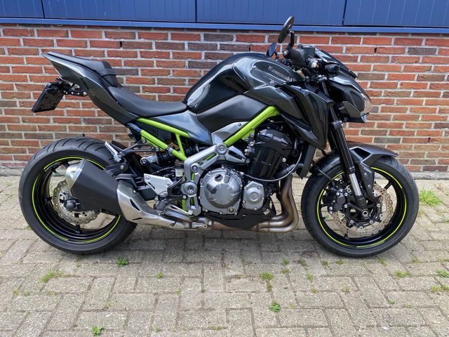 kawasaki - z900