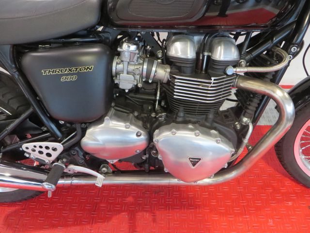 triumph - thruxton-900