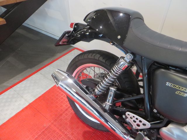 triumph - thruxton-900