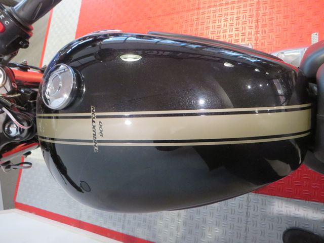 triumph - thruxton-900