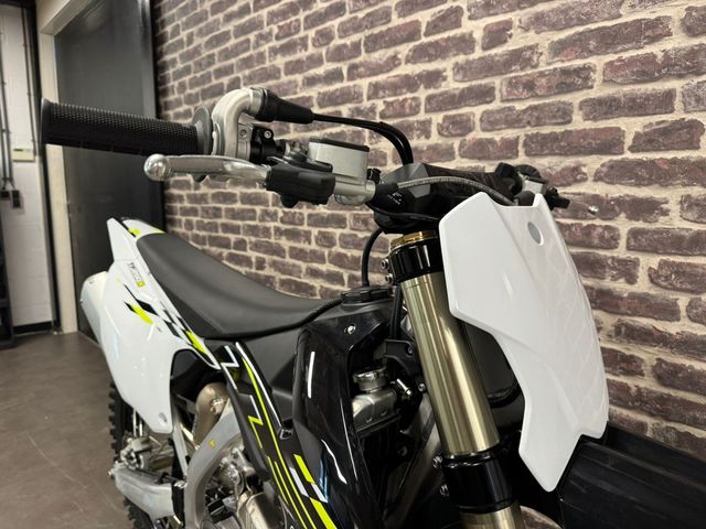 triumph - tf-250-x