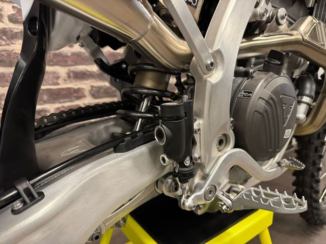 triumph - tf-250-x