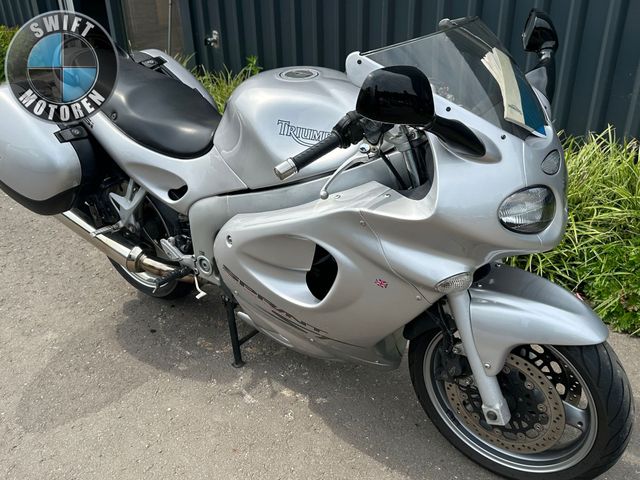 triumph - sprint-st-955