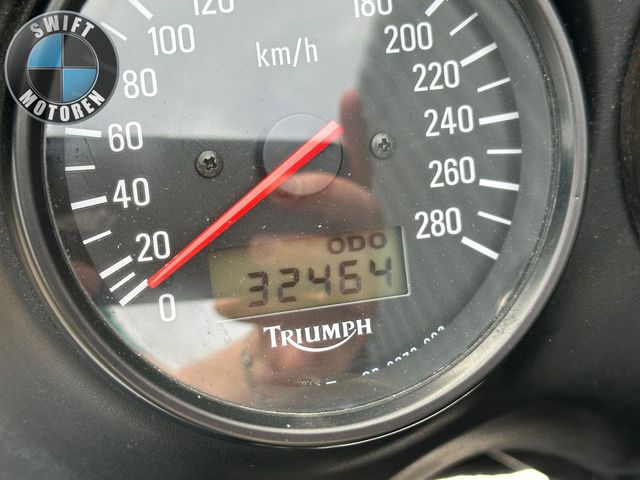 triumph - sprint-st-955