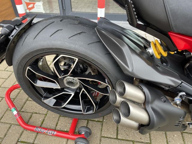 ducati - diavel-v4