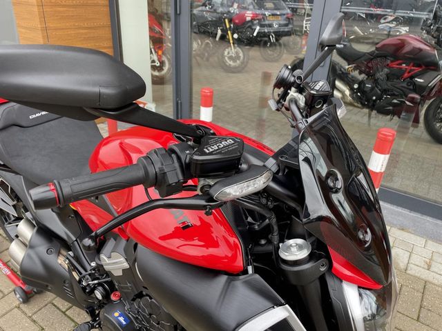 ducati - diavel-v4