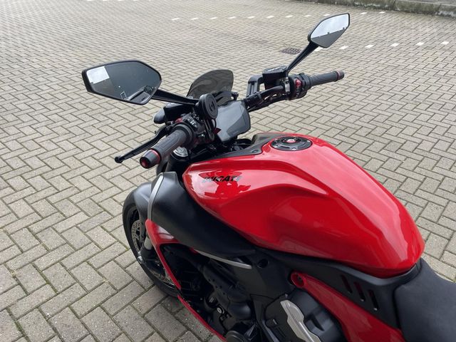 ducati - diavel-v4