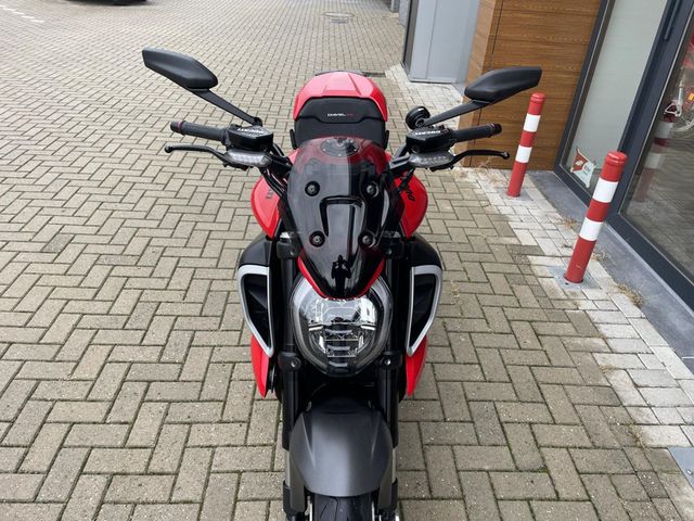 ducati - diavel-v4
