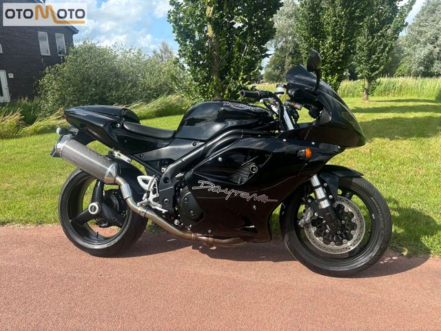 triumph - daytona-955i