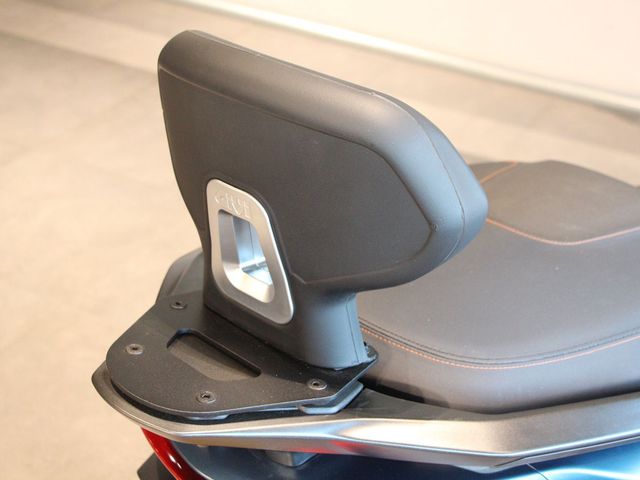 piaggio - mp3-530-hpe-advance-exlusive