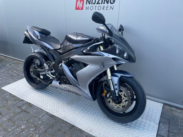 yamaha - yzf-r1