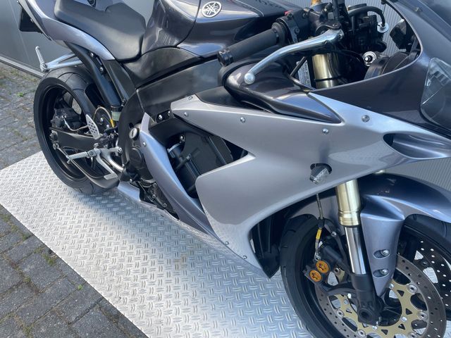 yamaha - yzf-r1