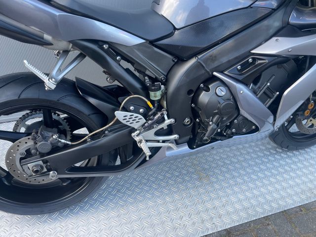 yamaha - yzf-r1