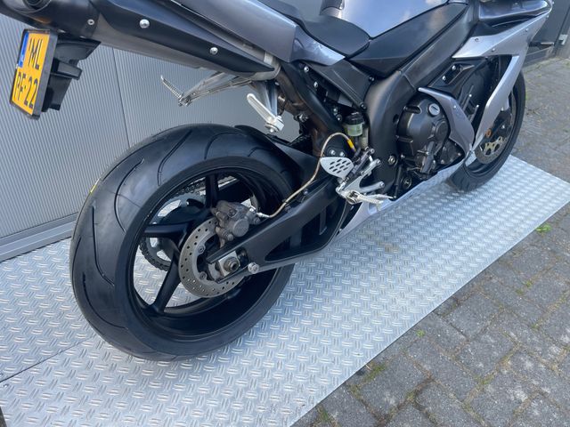 yamaha - yzf-r1