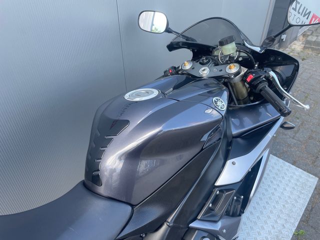 yamaha - yzf-r1