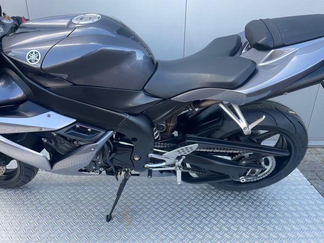 yamaha - yzf-r1