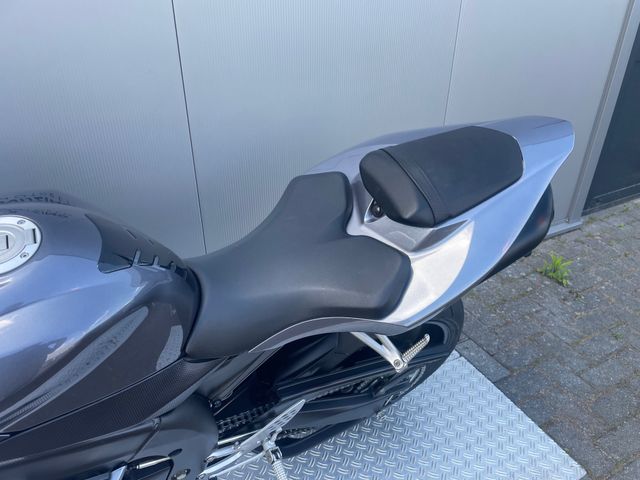yamaha - yzf-r1