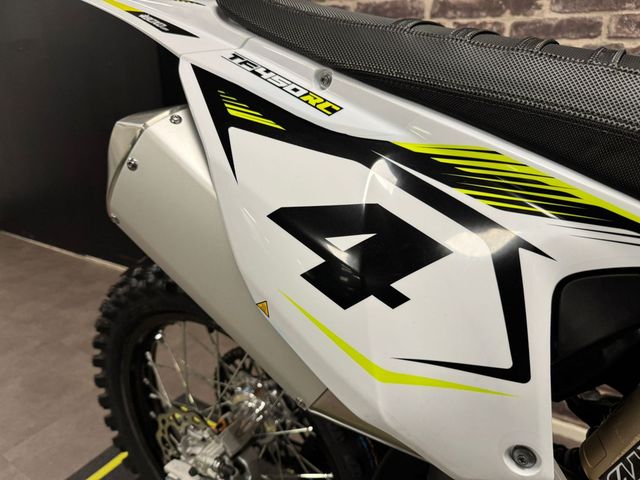 triumph - tr-450-x-rc