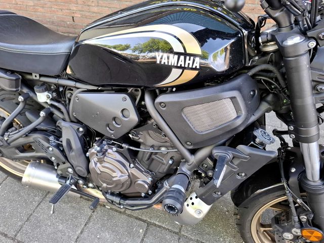 yamaha - xsr-700