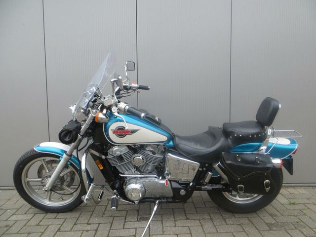honda - vt-1100-c-shadow