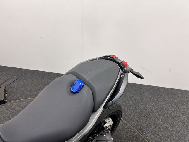bmw - r-1300-r