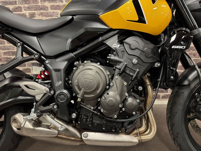 triumph - trident-660