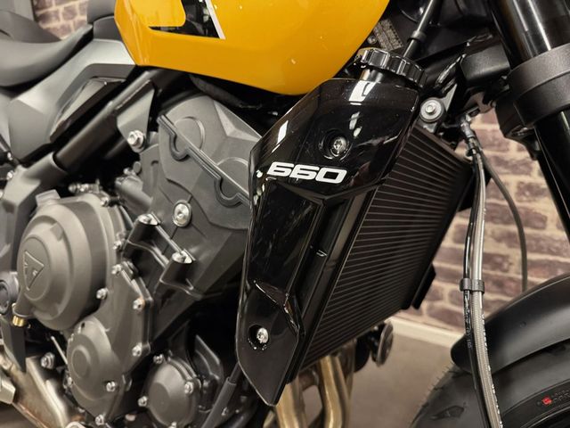 triumph - trident-660