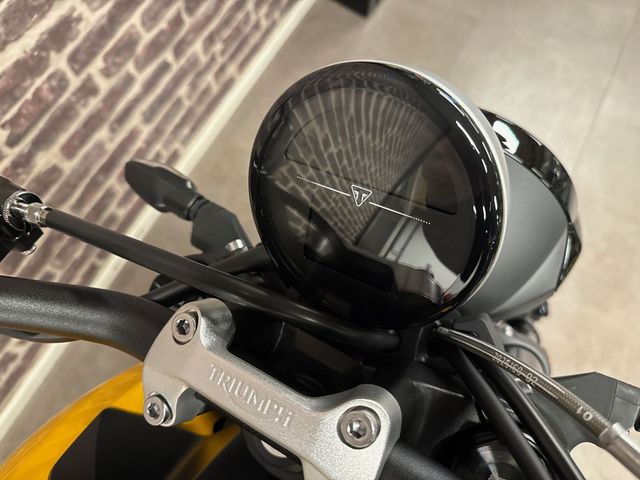 triumph - trident-660