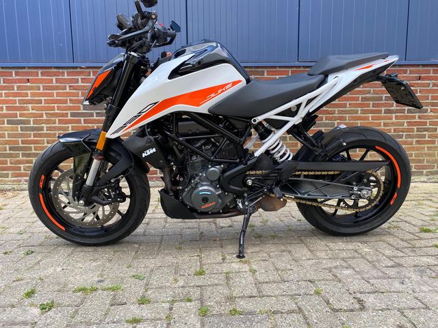 ktm - 390-duke-abs