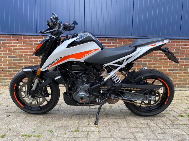 ktm - 390-duke-abs