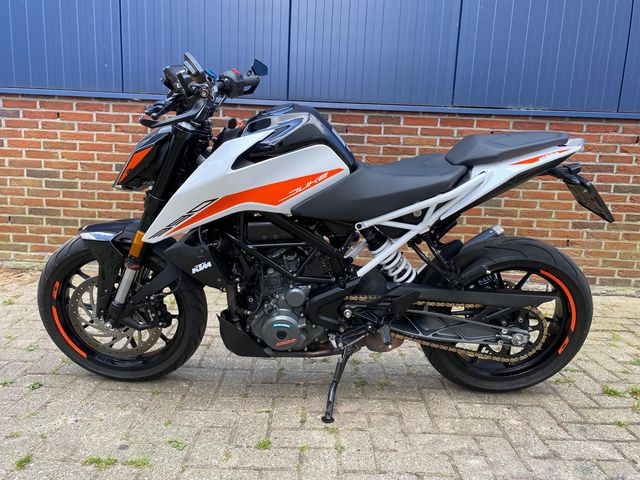 ktm - 390-duke-abs
