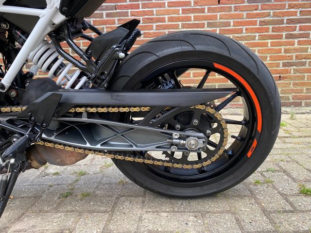 ktm - 390-duke-abs